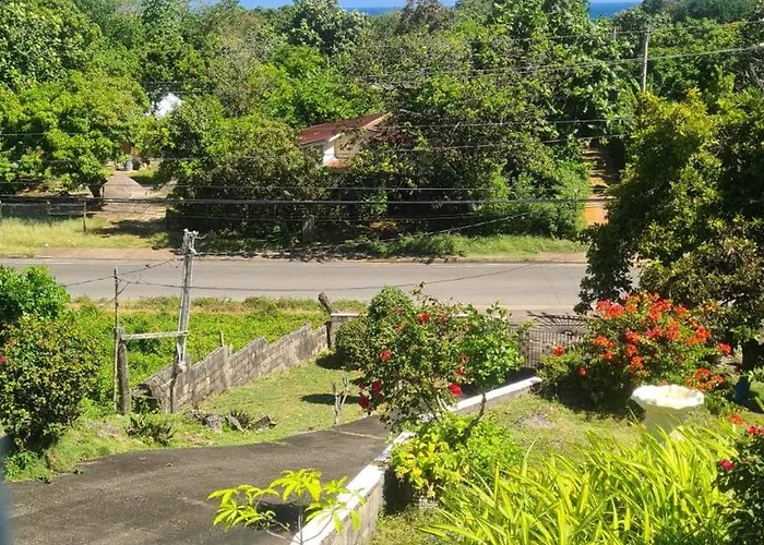 Coral Breeze Guest house *