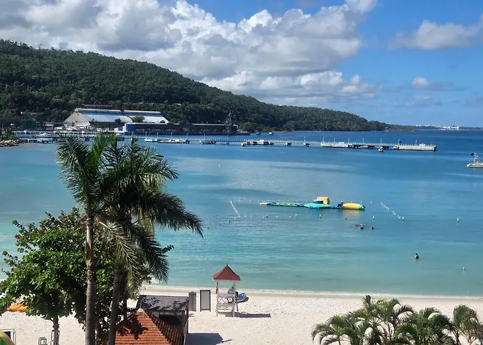 Coral Breeze Guest house